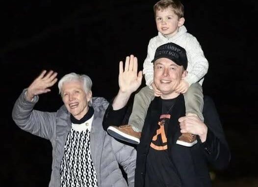 2.Last night, elon musk and Maye Musk, Lil X and I flew in Air Force One, then in the huge helicopter Marine One.